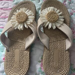 Elegant Floral Beige Sandals